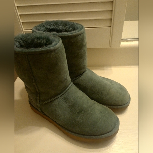 UGG Green Ankle Boots - Picture 1 of 12